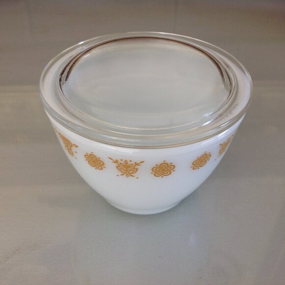 Vintage Pyrex Butterfly Sugar Bowl with Lid - Picture 1 of 3